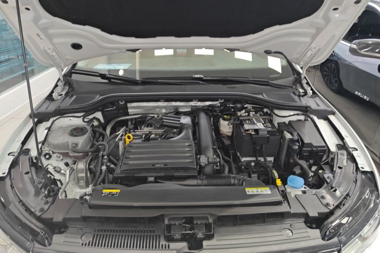 大众 高尔夫 2023款 改款 280TSI DSG Pro机舱底盘24