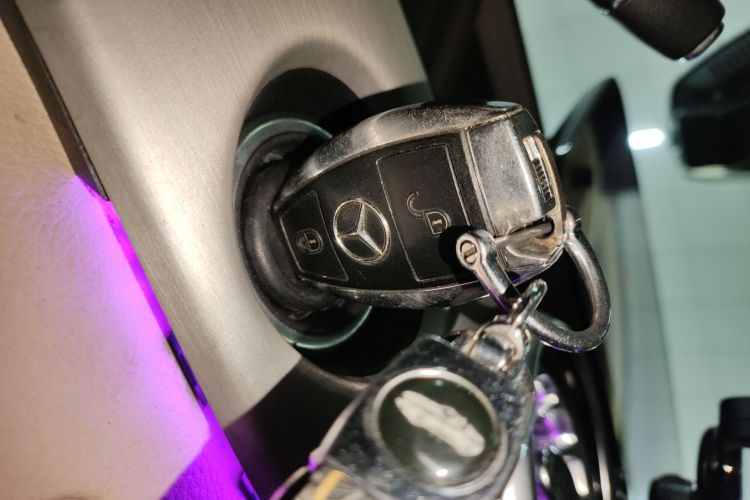 奔驰GLK级 2015款 GLK 260 4MATIC 动感型 极致版中控内饰7001