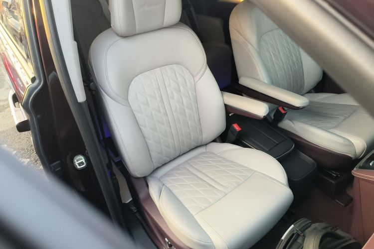 别克GL8 2022款 Avenir艾维亚 六座贤礼版局部细节41