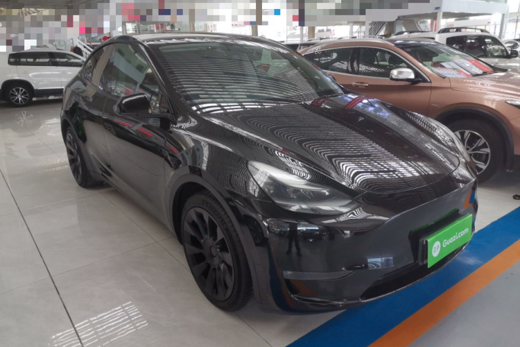 特斯拉 Model Y 2021款 长续航全轮驱动版 3D7车身外观3