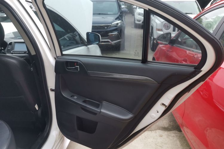 三菱 翼神 2014款 竞速版 1.8L CVT舒适型中控内饰7006