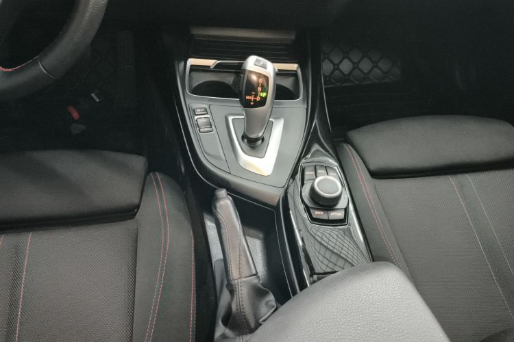 宝马1系(进口) 2018款 118i 运动设计套装局部细节18