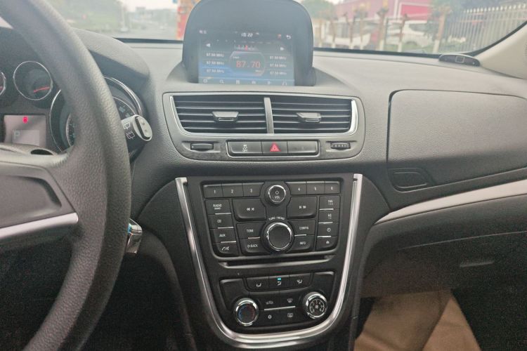 别克 昂科拉 2014款 1.4T 自动两驱都市精英型中控内饰16