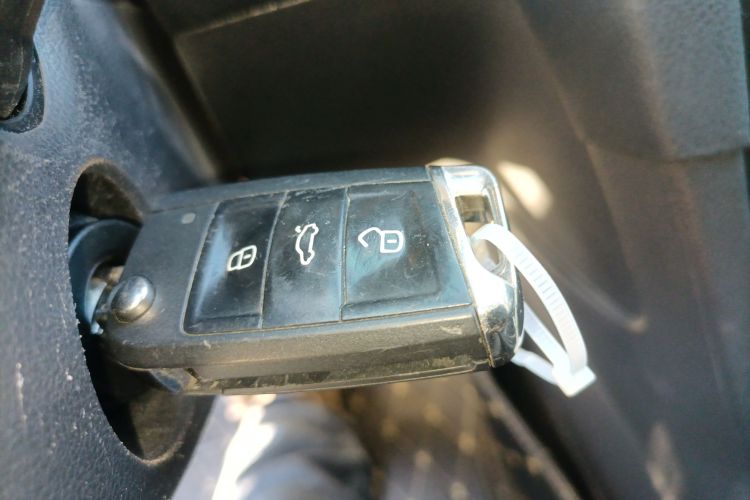 大众 高尔夫 2017款 1.6L 自动舒适百万辆纪念版中控内饰7001