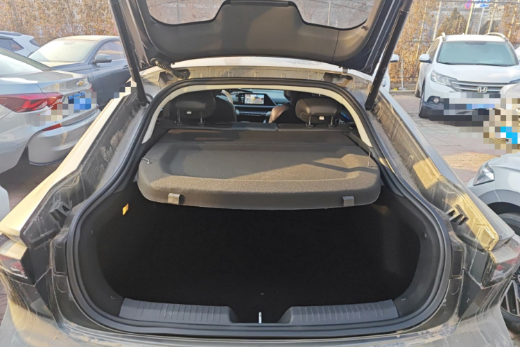 长安UNI-V 智电iDD 2023款  智电iDD 1.5T 113km智趣型（飞快版）机舱底盘23