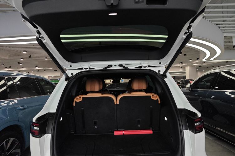 理想汽车 理想ONE 2021款 增程6座版机舱底盘23