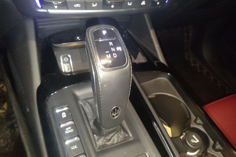 玛莎拉蒂 Levante 2022款 3.0T Modena中控内饰18