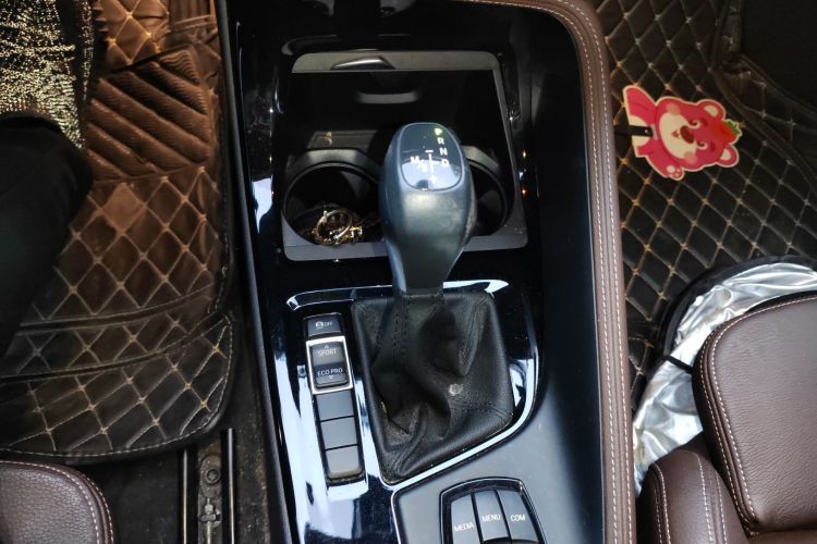 宝马X1 2019款 sDrive18Li 尊享型中控内饰18
