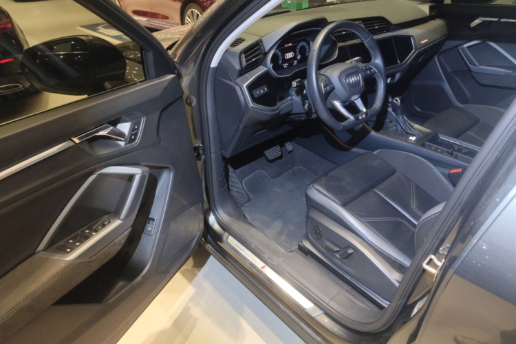 奥迪Q3 Sportback 2020款 40 TFSI 时尚型中控内饰7003