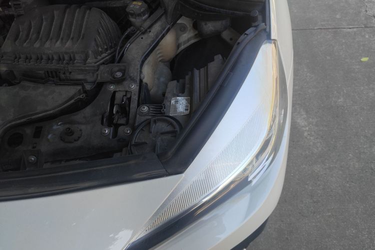 宝马2系多功能旅行车 2019款 220i 领先型局部细节9007