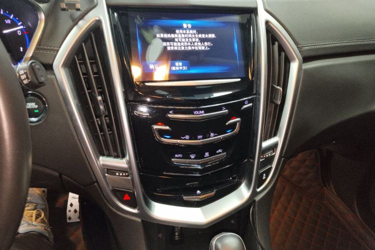 凯迪拉克SRX 2015款 3.0L 舒适型中控内饰16