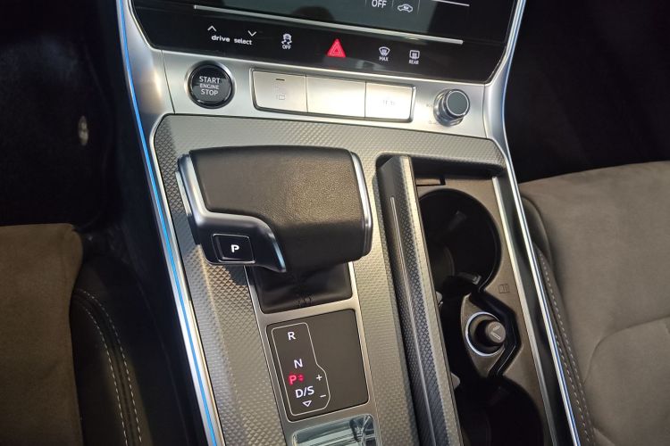 奥迪A6L 2023款 40 TFSI 豪华动感型中控内饰18