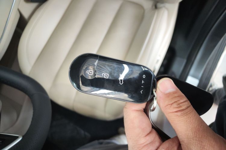 鸿蒙智行 问界M7 2022款 1.5T 后驱舒适版中控内饰7001