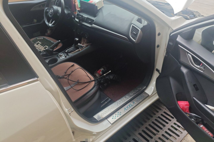 马自达3 昂克赛拉 2017款 两厢 1.5L 自动舒适型 国V局部细节9005