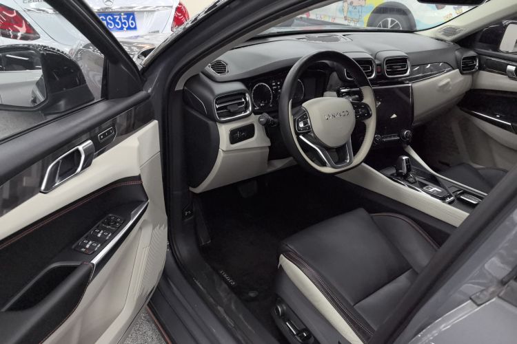 领克02 2019款 1.5T DCT两驱耀Pro版 国VI中控内饰7003