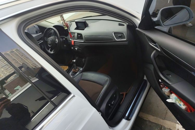 奥迪Q3 2018款 30周年年型 30 TFSI 时尚型局部细节9005