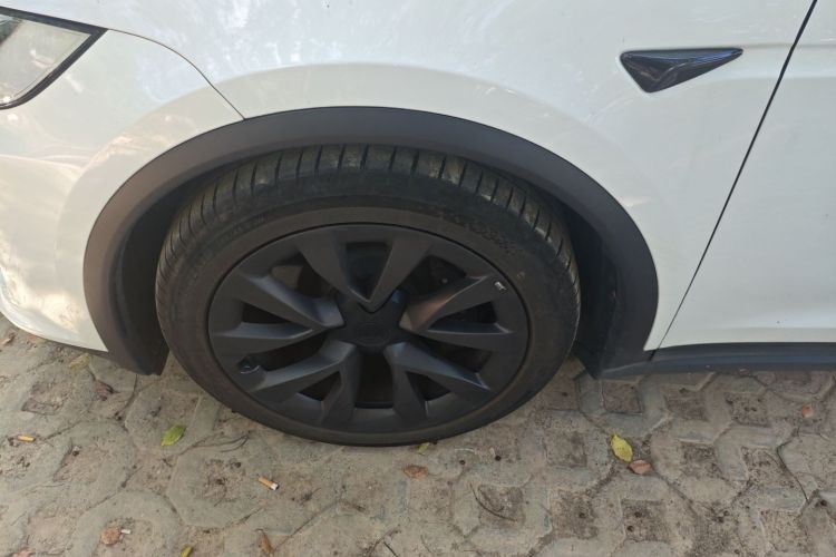 特斯拉 Model X 2023款 双电机全轮驱动版车身外观35