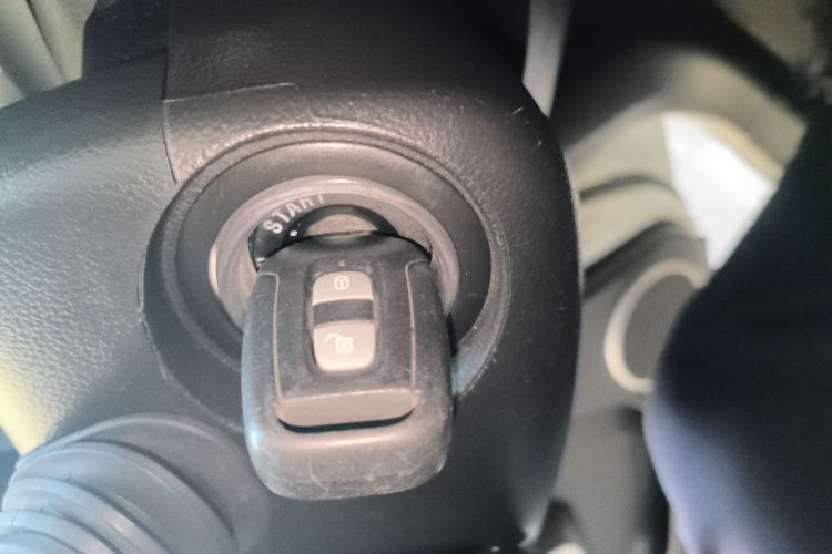 雪佛兰 科帕奇 2014款 2.4L 两驱城市版 7座中控内饰7001