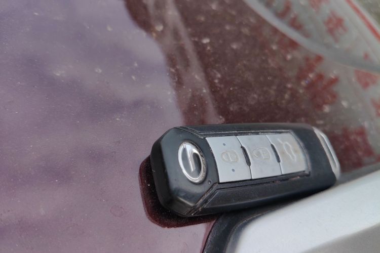 广汽传祺 传祺GS4 2015款 200T G-DCT豪华版中控内饰11