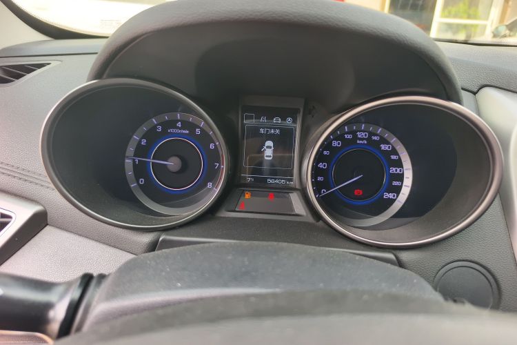 长安 逸动 2016款 1.6L 手动风尚型中控内饰14