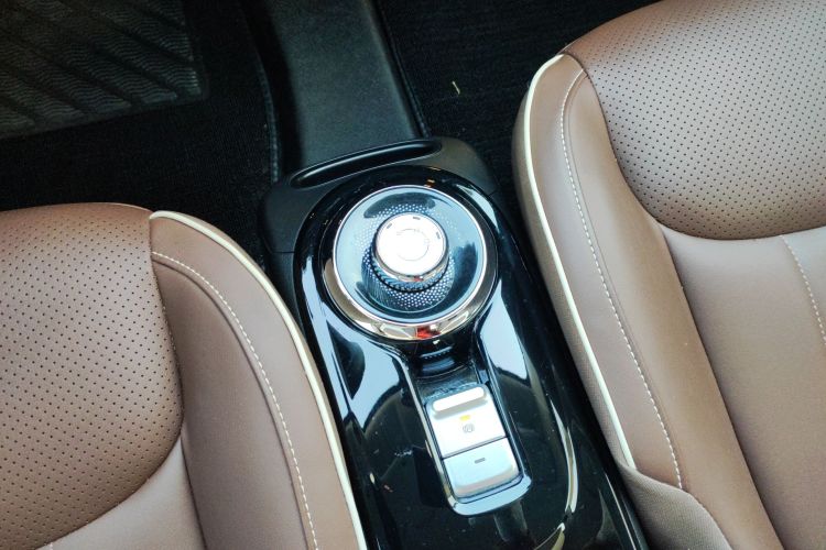 五菱汽车 五菱缤果 2023款 333km 灵犀互联款中控内饰18