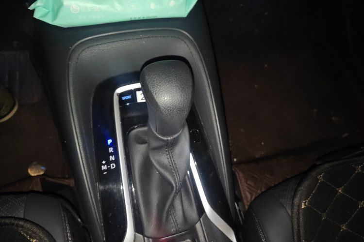 丰田 亚洲狮 2021款 2.0L 尊享版中控内饰18