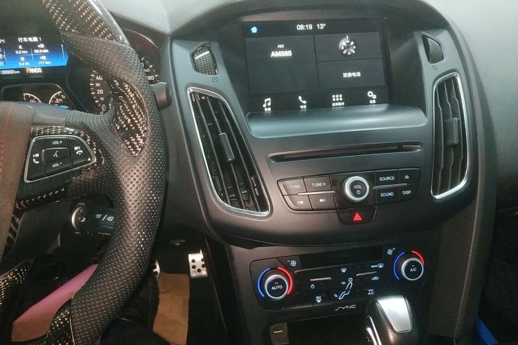 福特 福克斯 2017款 三厢 EcoBoost 180 自动精英型局部细节16