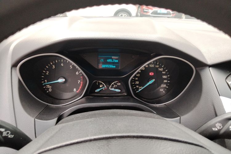 福特 福克斯 2015款 三厢 1.6L 手动舒适型中控内饰14