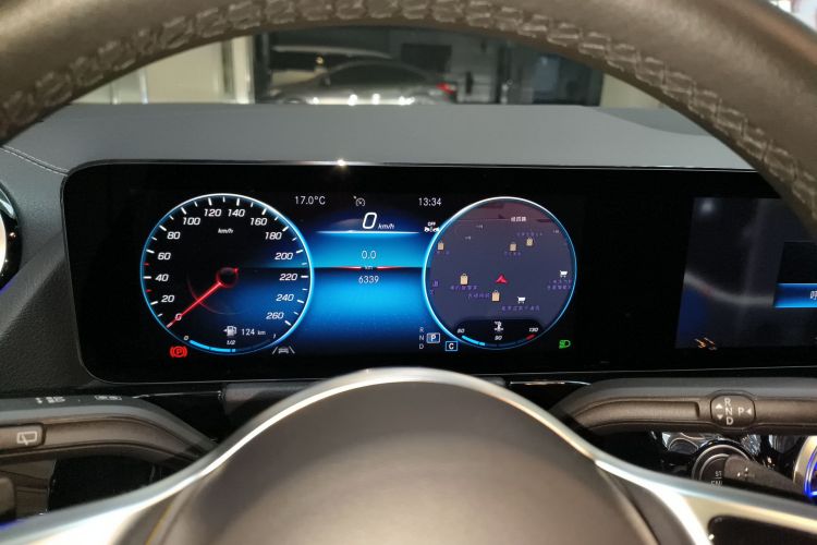 奔驰GLA 2023款 GLA 220中控内饰14