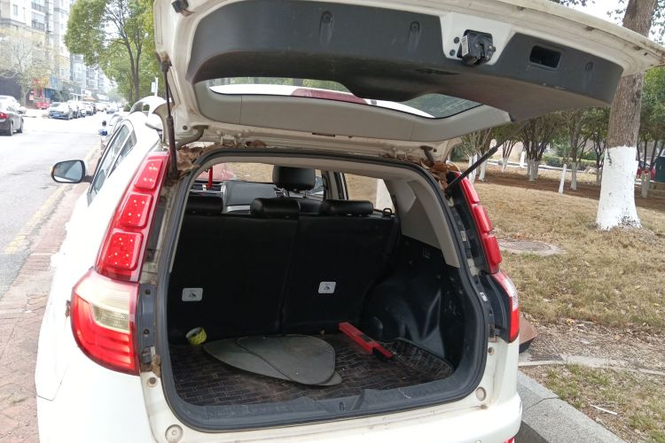 吉利汽车 吉利GX7 2015款 经典版 1.8L 手动精英型 国V机舱底盘23