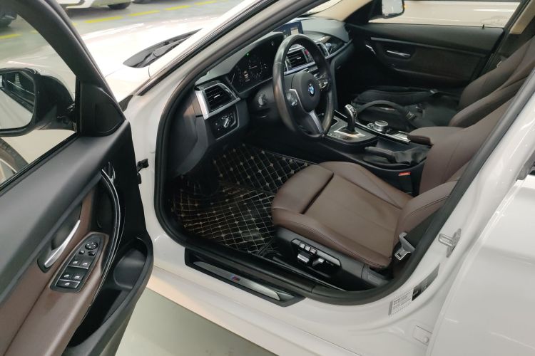 宝马3系 2018款 320Li 领先型M运动套装中控内饰20