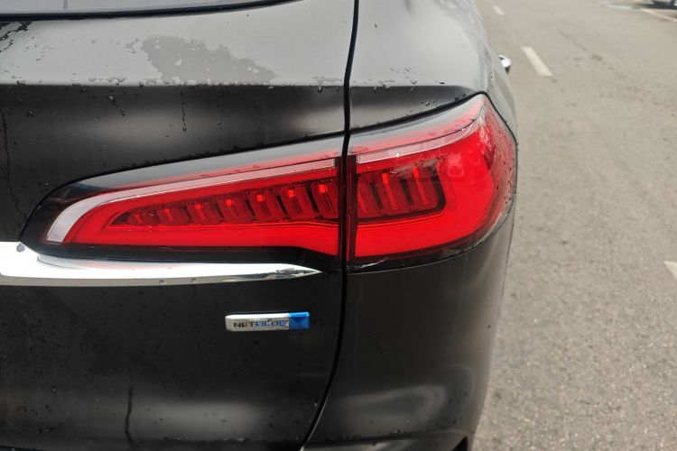 荣威RX5 MAX 2019款 300TGI 自动智能座舱豪华版车身外观9