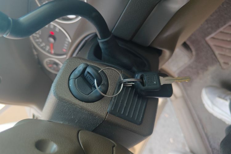 别克GL8 2014款 2.4L 经典版中控内饰7001