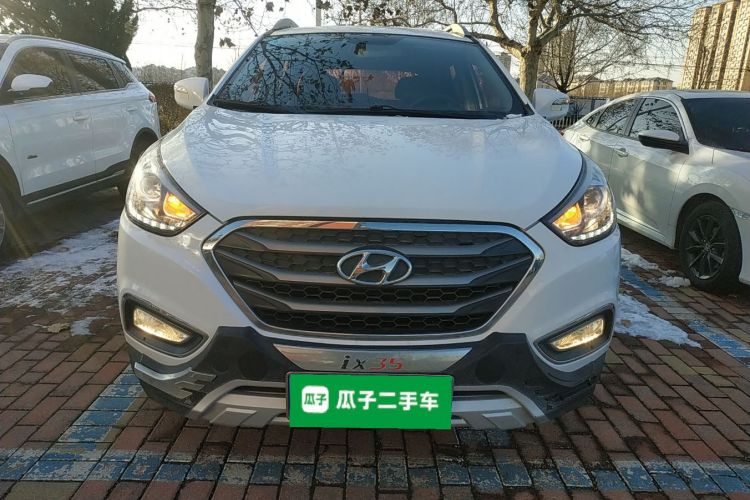 北京现代ix35 2015款 2.0L  手动两驱舒适型 国IV车身外观2