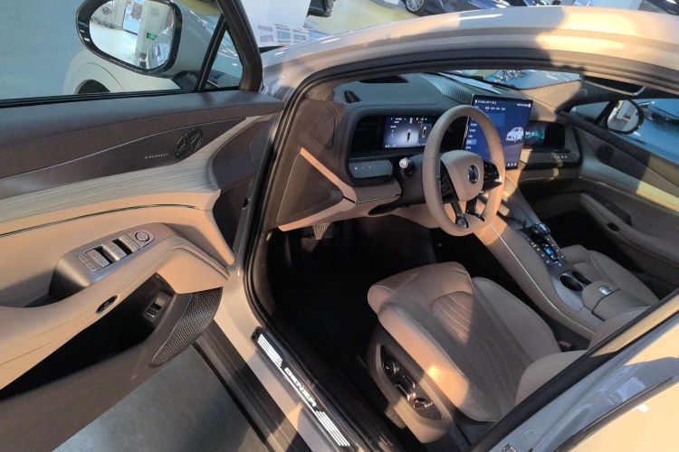 腾势N7 2023款 长续航性能版中控内饰20