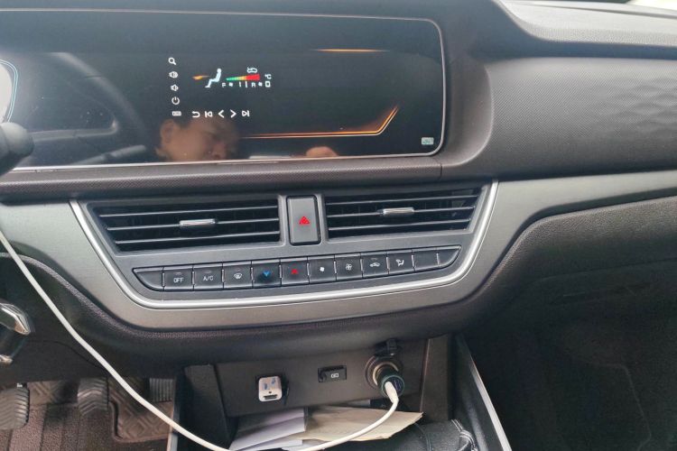 BAW北汽制造 锐胜王牌M7 2023款 1.6L 标轴创富型 7座局部细节16