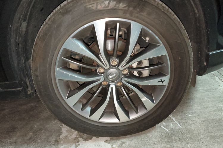 广汽传祺 传祺GS8 2017款 320T 两驱豪华智联版（七座）车身外观6007