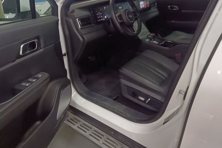 理想汽车 理想ONE 2020款 增程6座版中控内饰20