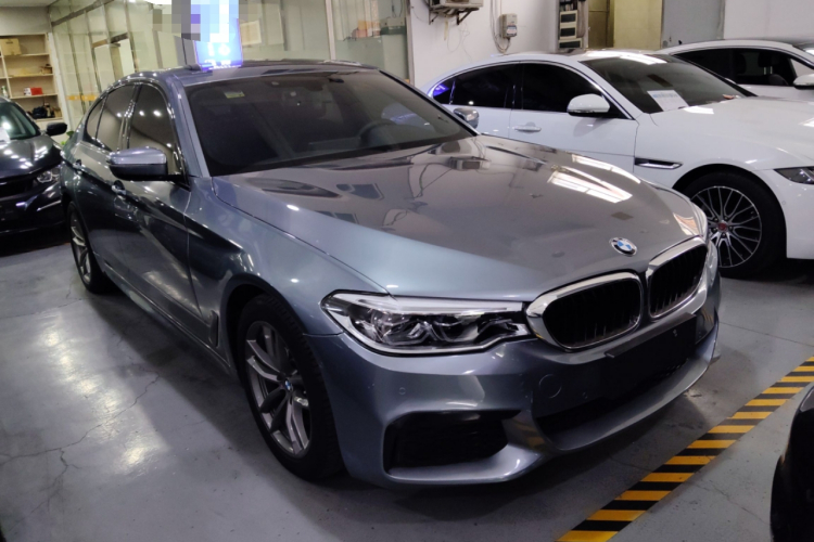 宝马5系(进口) 2020款 525i M运动套装车身外观3