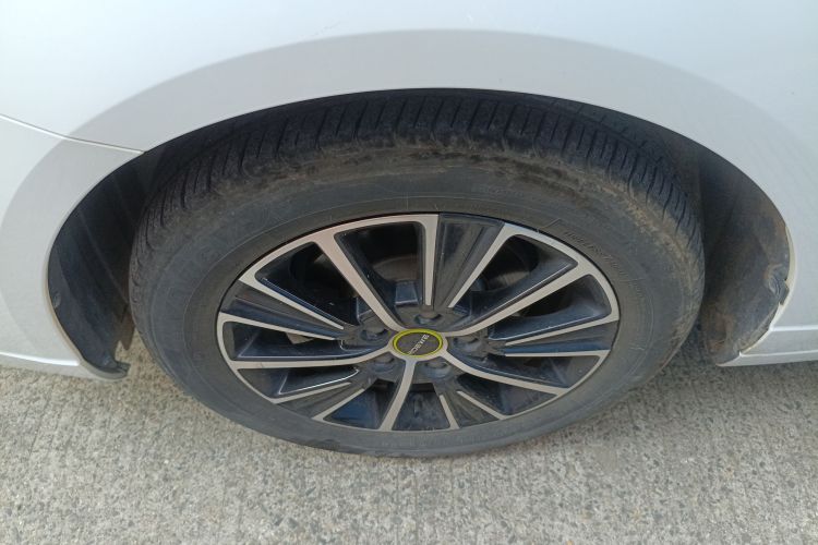 荣威i5 2021款 改款 1.5L CVT钻石版车身外观6007