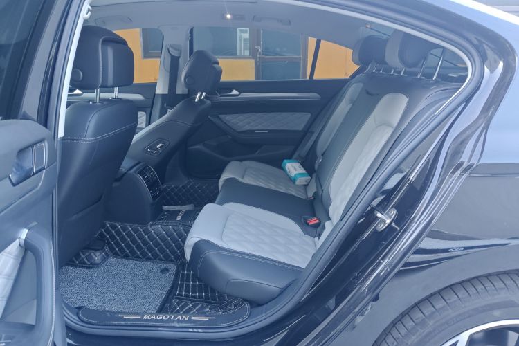 大众 迈腾 2023款 200万辆纪念版 330TSI DSG领先型中控内饰21