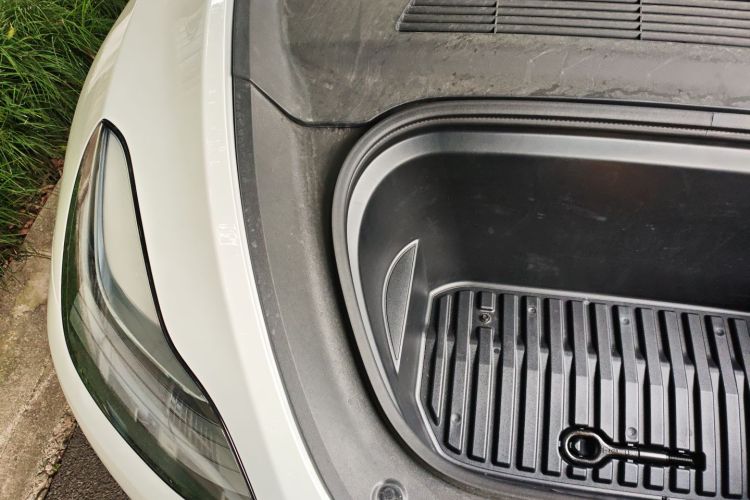 特斯拉 Model Y 2024款 Performance高性能版局部细节9006