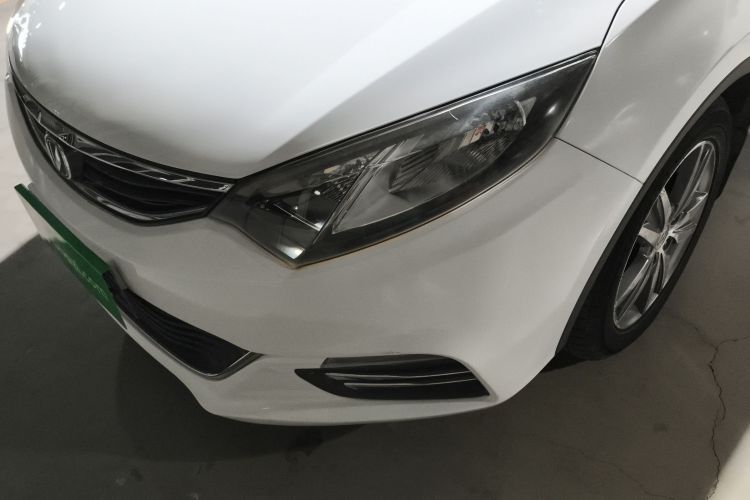 长安 逸动 2015款 1.6L 手动俊酷型 国V局部细节36