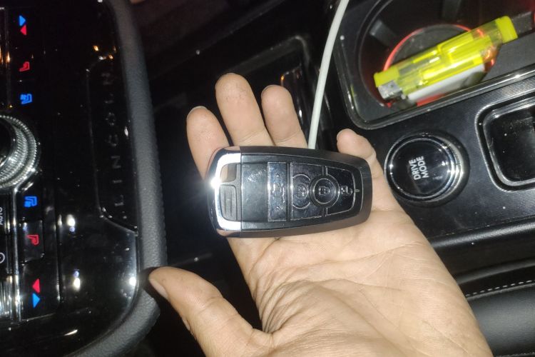 林肯 冒险家 2020款 2.0T 两驱尊享版中控内饰11