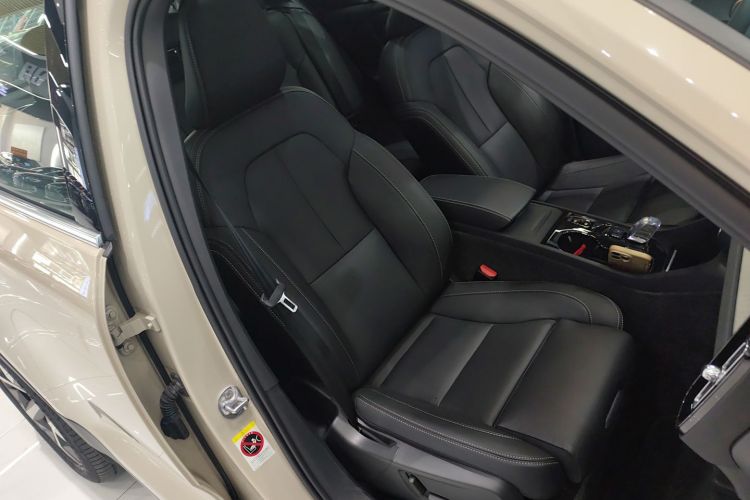 沃尔沃XC40 2024款 B4 四驱智远豪华版局部细节41