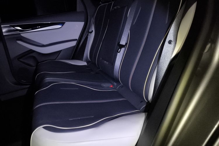 比亚迪 秦PLUS 2021款 DM-i 55KM 旗舰型中控内饰21