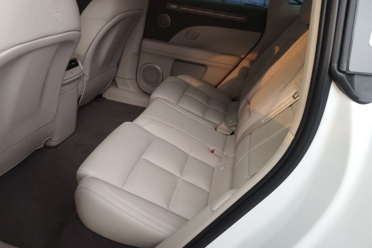 智己汽车 智己LS6 2026款 增程 52 Max中控内饰7004