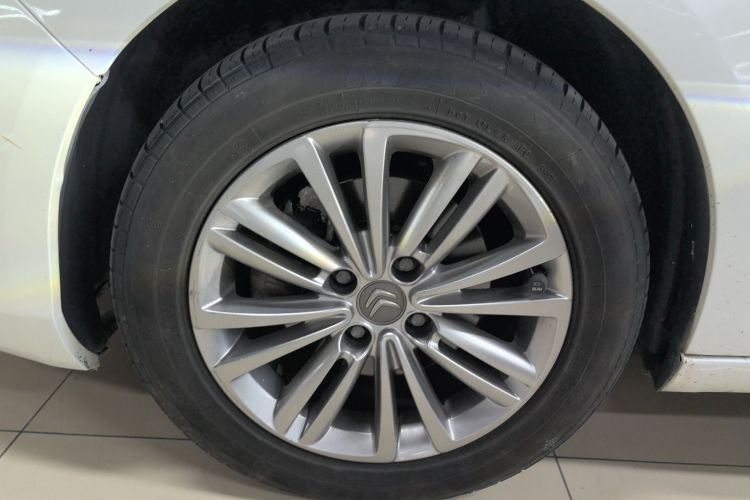 雪铁龙C4L 2015款 1.2T 自动豪华版车身外观6007