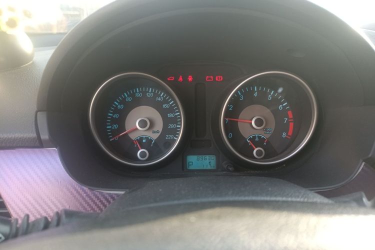 别克 凯越 2013款 1.5L 自动经典型中控内饰14