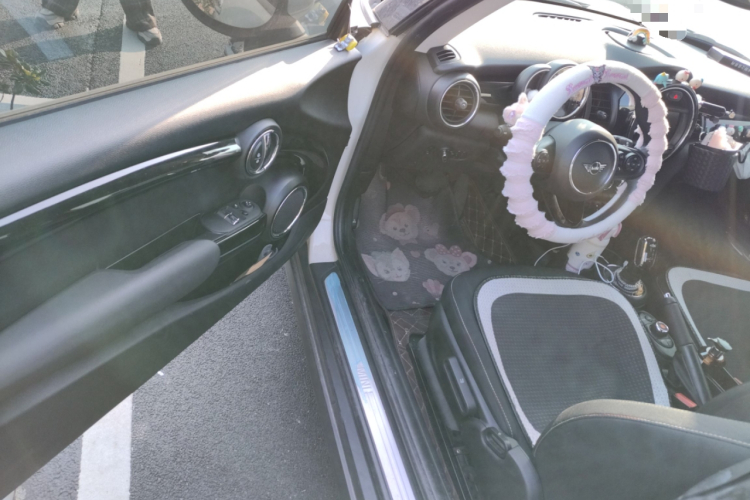 MINI 2021款 1.5T ONE PLUS中控内饰20